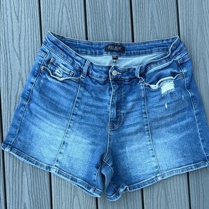 Judy Blue Medium Wash High-Rise Denim Shorts